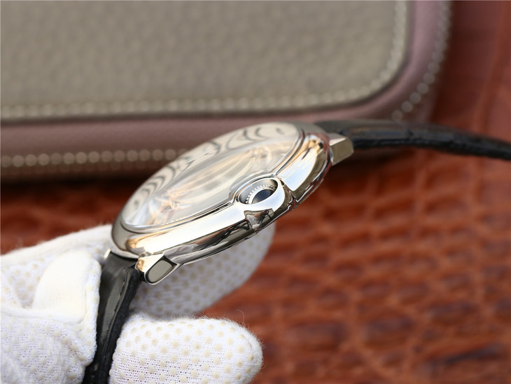 卡地亞白金藍氣球W6901351升級版 鱷魚錶帶 原裝同步搭載復刻1847自動機械機芯 男士腕錶￥3680-高仿卡地亞