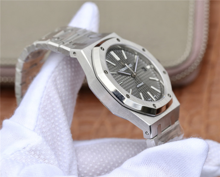 愛彼皇家橡樹15400繫列 原版1-1開模 精鋼錶帶 自動機械機芯 男士腕錶￥4380-高仿愛彼