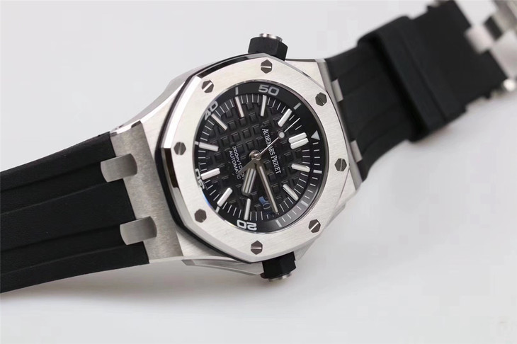 愛彼皇家橡樹15703潛水神器 瑞士自動機械機芯 1.1原裝開模 男士腕錶 潛水錶￥3490-高仿愛彼