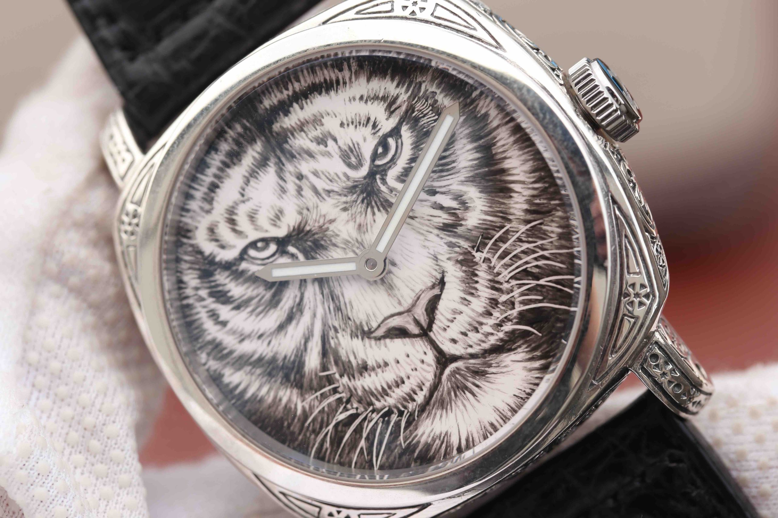 純銀沛納海百獸之王老虎（獅子）獨特而考究的新款時計 鱷魚錶帶 自動機械機機芯 男士腕錶￥3980-高仿沛納海