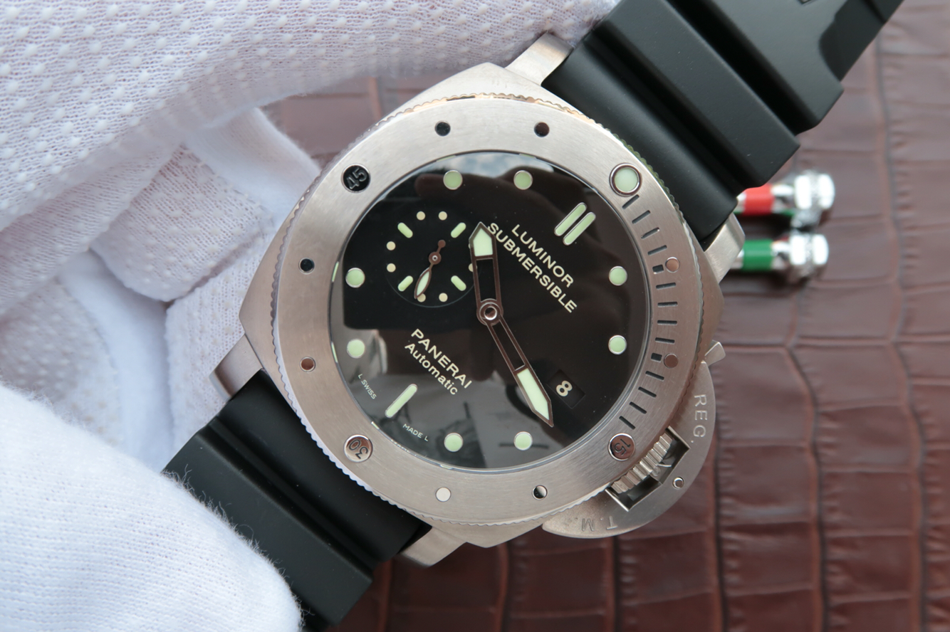 沛納海 Pam305頂級復刻版本 矽膠錶帶 P9000自動機械機芯 男士腕錶￥3980-高仿沛納海