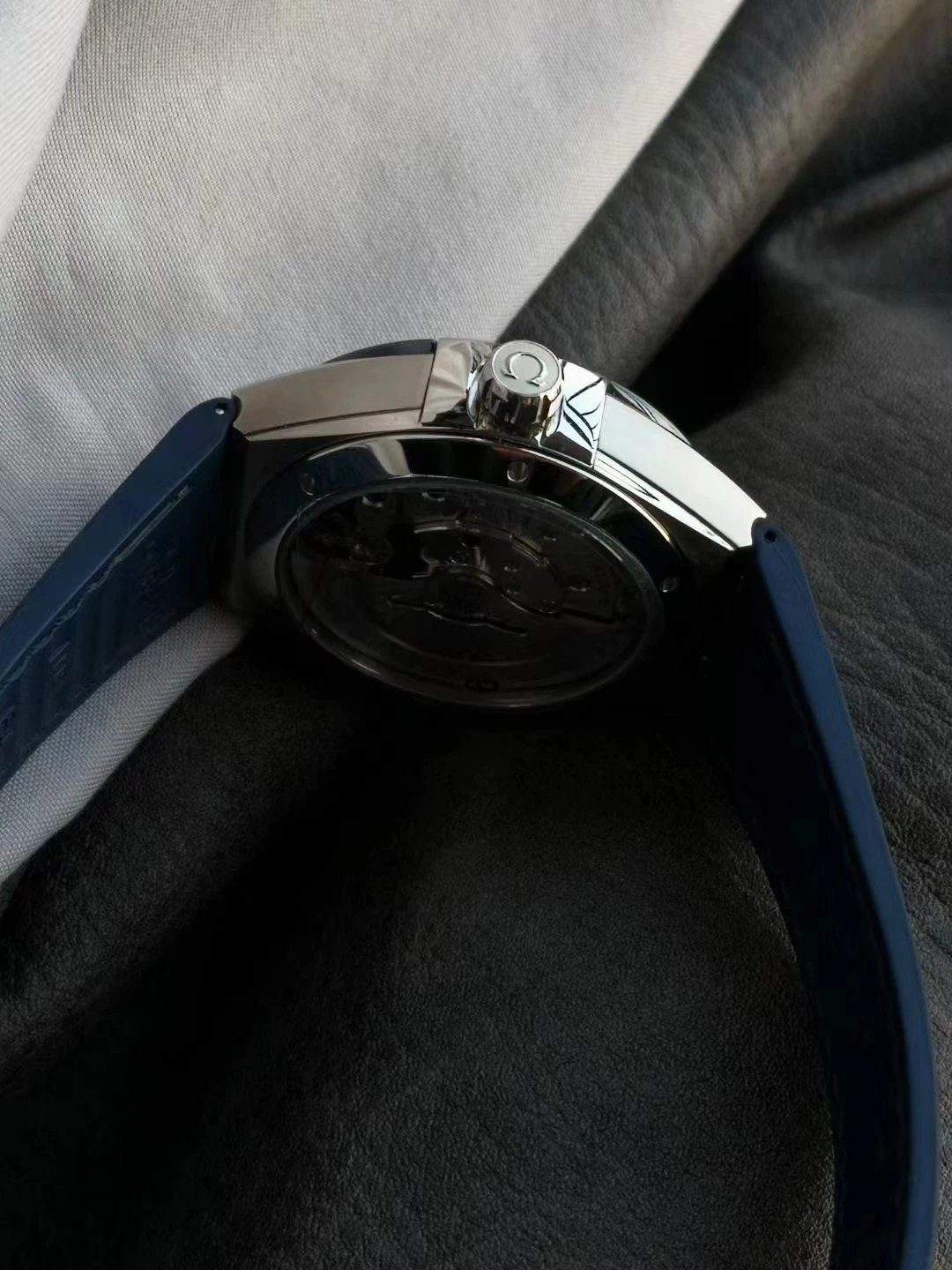 歐米茄第五代星座繫列131.33.41.21.03.001藍盤搭配8900機芯41MM男錶￥2880-高仿歐米茄